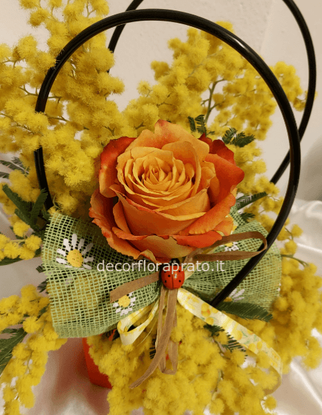Borsa con mimosa e rosa arancio 