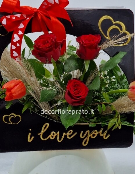 Y love you con 3 rose e tulipani